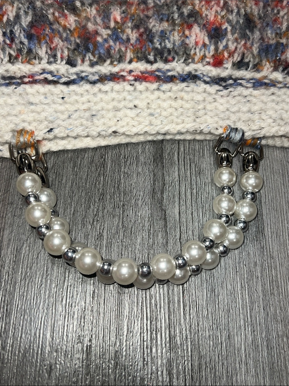Knitted Multicolor Handbag with Faux Pearl and Silver Beaded Handle - Picture 9 of 12